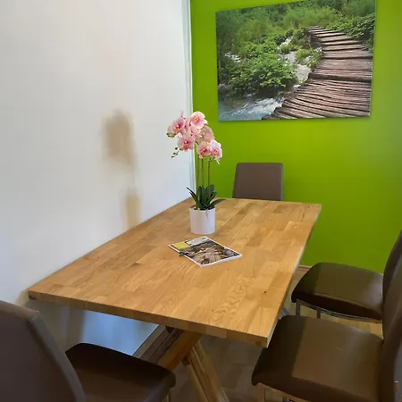 Sunside Apartment *
